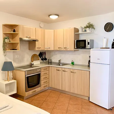 Apartment Bc *